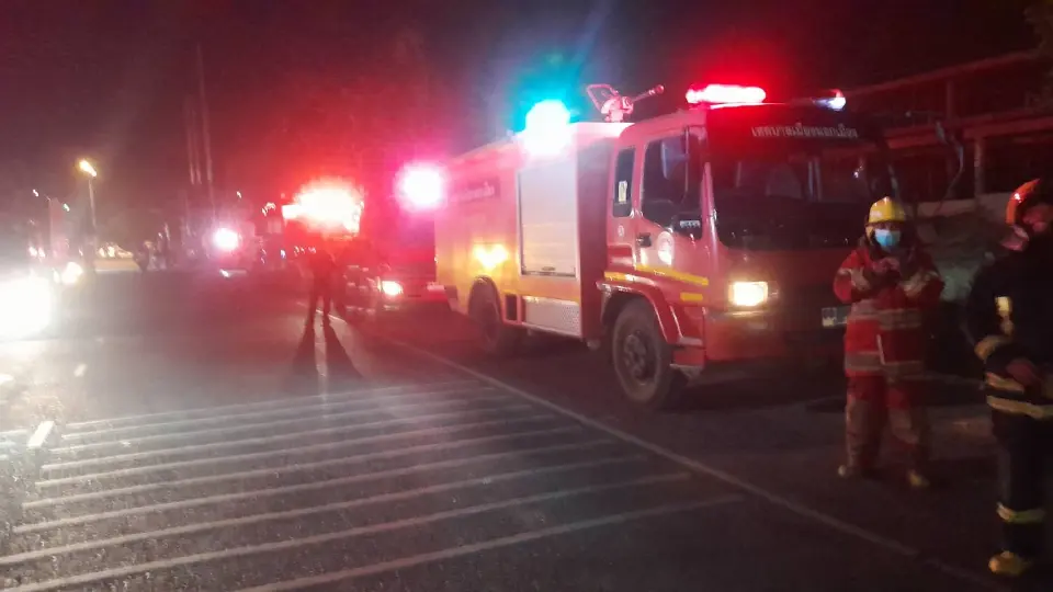 ด่วน! คลังเก็บอาวุธ ตชด.21 สุรินทร์ระเบิดสนั่น เพลิงไหม้วิกฤต สั่งเลี่ยงเส้นทาง