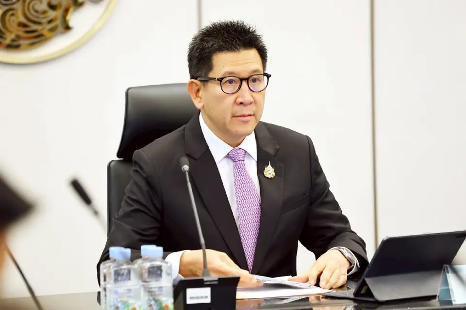 นายเอกนิติ นิติทัณฑ์ประภาศ รองนายกรัฐมนตรี และรัฐมนตรีว่าการกระทรวงการคลัง 