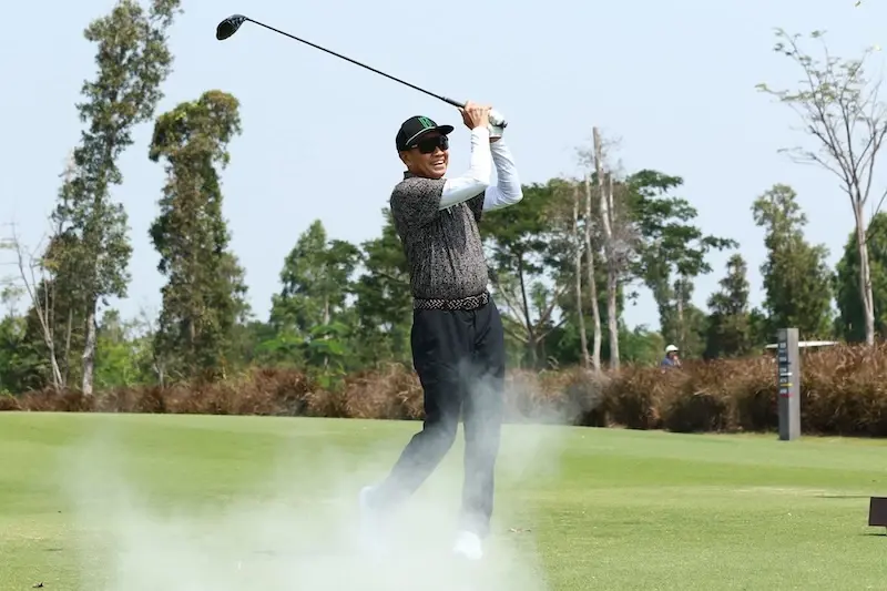 สีสัน กอล์ฟการกุศลฐานเศรษฐกิจ ฉลองปีที่ 46 ตี Hole in One รับรถยนต์ไฟฟ้า