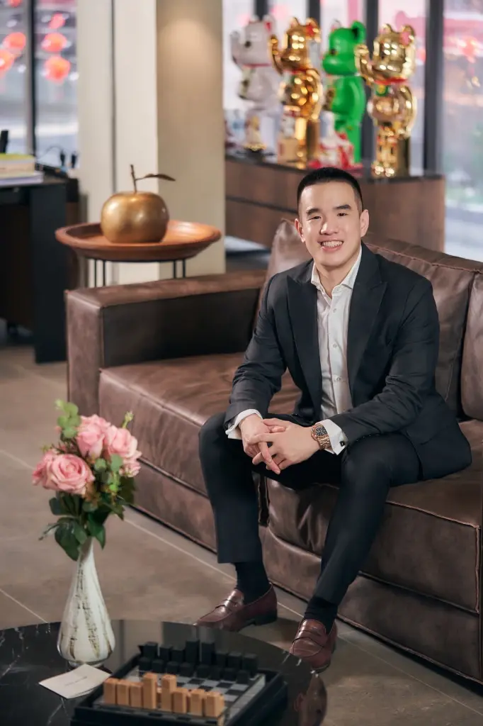  นายปรมินทร์ เปรื่องเมธางกูร