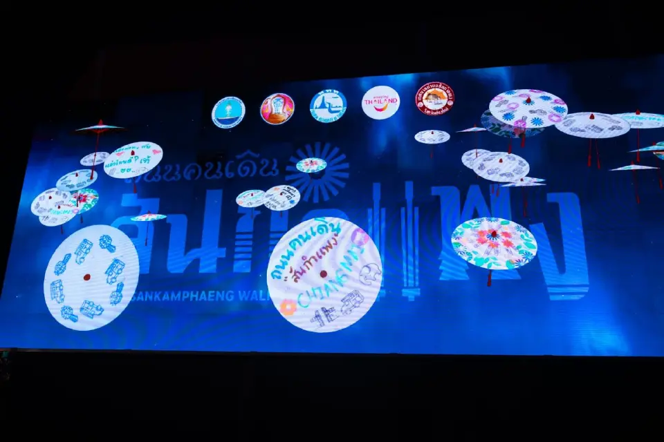 เที่ยว เชียงใหม่ Night Market เนรมิตแสงสี ถนนคนเดินสันกำแพง ท่าแพ สุดตระการตา