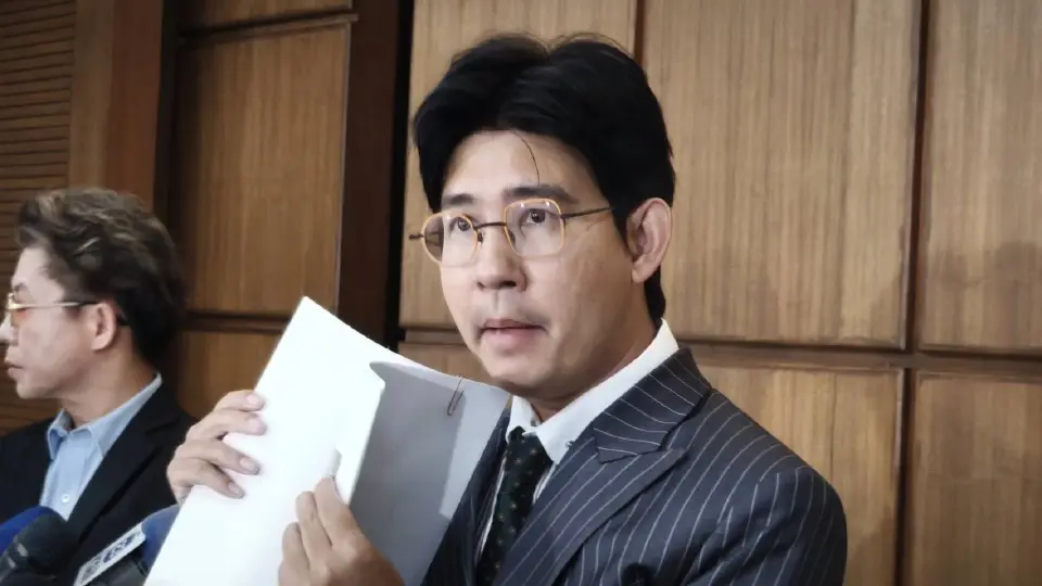 ร้องระงมเลือกตั้ง 69 ภาคประชาชน-ผู้สมัคร บุก กกต. ปมบัตรเขย่ง-บาร์โค้ด