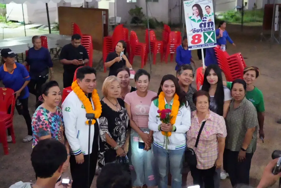 “ธนกฤต พรรคกล้าธรรม” รับฟังปัญหาหนี้-ปากท้องชาวรังสิต  ชูดูแลกลุ่มเปราะบาง