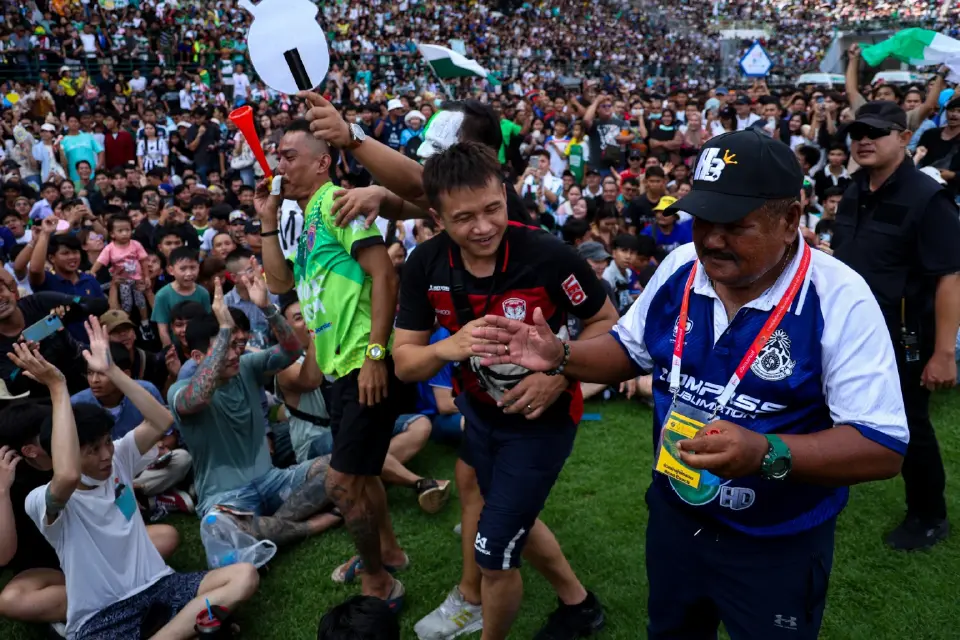 ปิดตำนานรถขนฝัน! 'อ.สกล เกลี้ยงประเสริฐ' เตรียมลาหมอนทองวิทยา