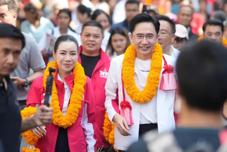 “ดร.เชน”นำทัพเพื่อไทยลุยฝั่งธนฯ ปลุกพลังคนกรุง ดันรถไฟฟ้า 20 บาทตลอดสาย