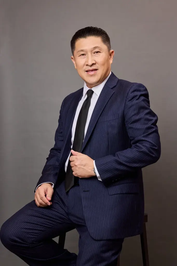 นายวิรัตน์ โรจยารุณ 