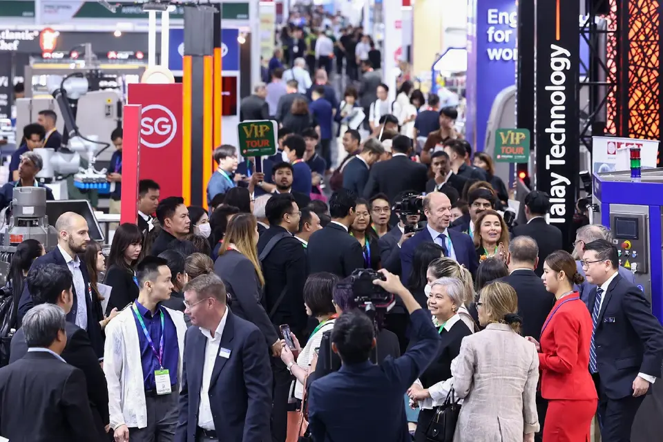 ทางรอดครัวไทยปี 2026 หอการค้า-ส.อ.ท. ย้ำไม่ปรับสู่ดิจิทัลคือตกขบวนโลก