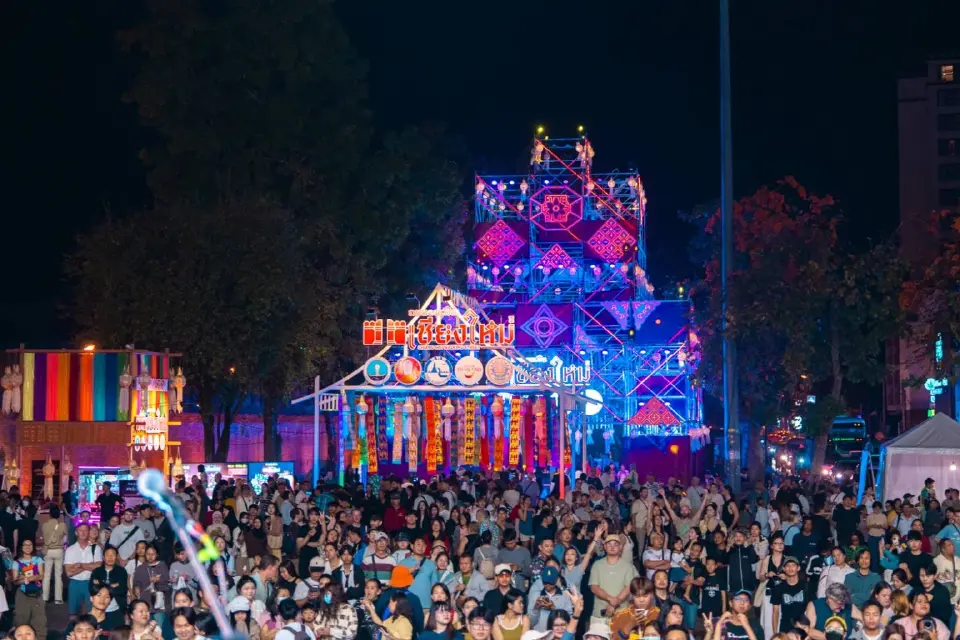 แสงสี ถนนคนเดินเชียงใหม่ ท่าแพ