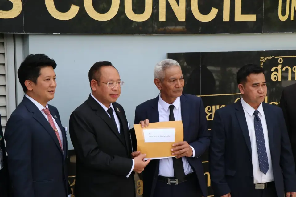 กลุ่มพิทักษ์ธรรม ร้องสภาทนายความฯ ส่งศาล รธน.ตีความบัตรเลือกตั้ง QR Code ส่อโมฆะ