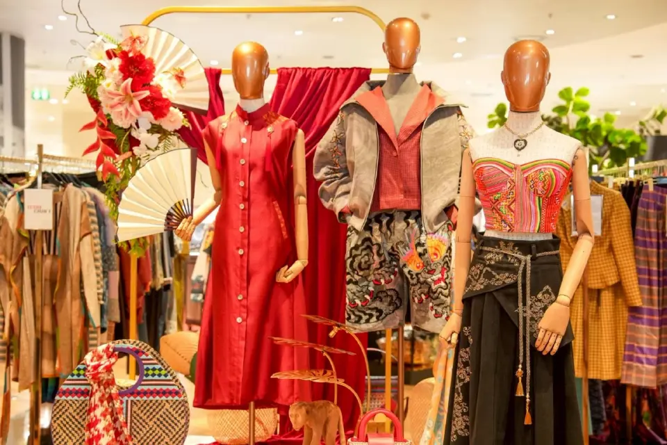 ​เช็กอิน ICONCRAFT ช็อปของขวัญคราฟต์ไทย เสริมเฮงปีม้ามงคล รับโชคตลอดปี!