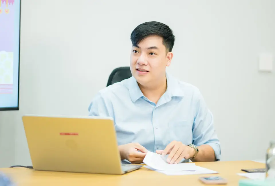 นพ.ฐิติคมน์ ลิ้มรัตนเมฆา