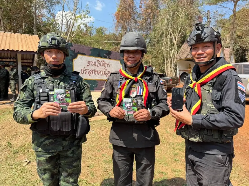 AIS หนุนภารกิจสื่อสารทหารชายแดน ลงพื้นที่มอบซิม อ.พนมดงรัก จ.สุรินทร์