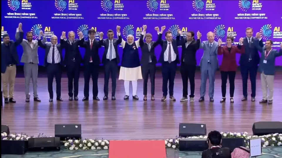 ซีอีโอ OpenAI VS Anthropic เมินจับมือกลางเวทีเปิด India AI Impact Summit