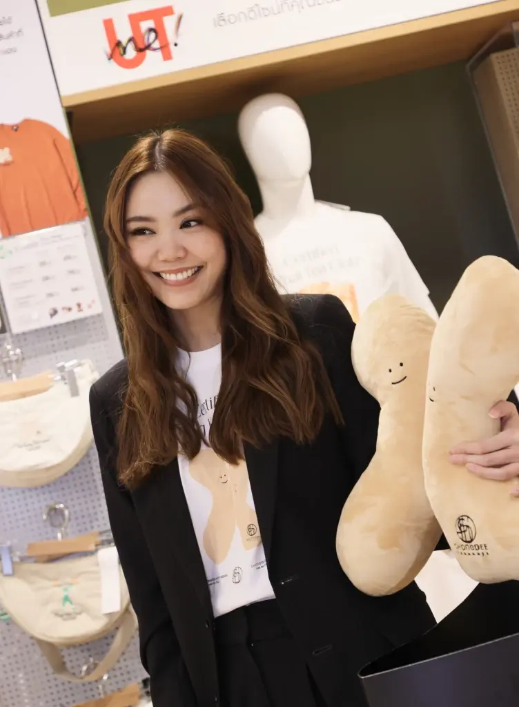 นางสาวสุรีย์พร พูนศักดิ์ไพศาล 