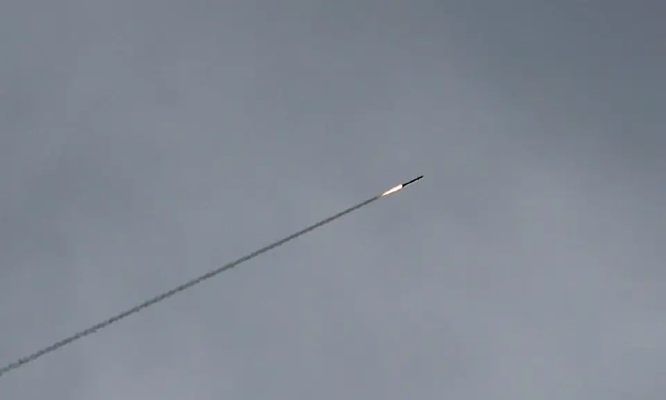 ระบบป้องกันภัยทางอากาศของอิหร่านระบบป้องกันภัยทางอากาศทำงานขีปนาวุธถูกยิงจากอิหร่าน ไปยังอิสราเอล