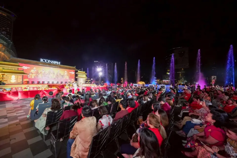 ปรากฏการณ์ศรัทธา! ไอคอนสยามจัดพิธีไหว้เทพเจ้าโชคลาภริมน้ำ รับปีมะเมีย 2569