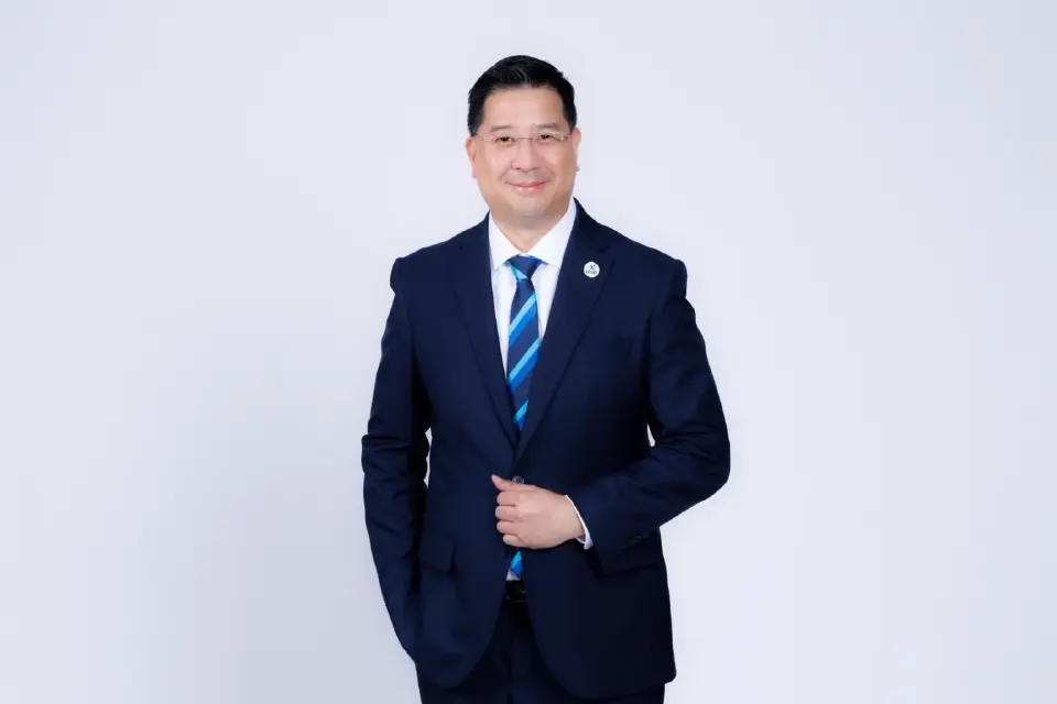 ดร.สิทธิกร ดิเรกสุนทร กรรมการและผู้จัดการทั่วไป บรรษัทประกันสินเชื่ออุตสาหกรรมขนาดย่อม (บสย.) 