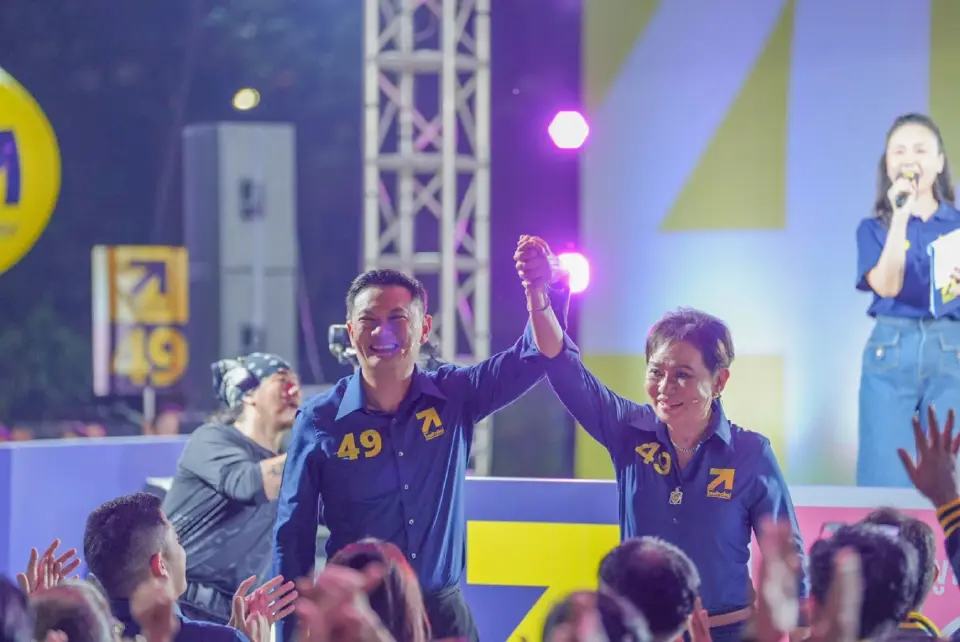 'ไทยก้าวใหม่' ปราศรัยใหญ่ พาไทยคัมแบ็กเบอร์ 1 อาเซียน-ดันการศึกษาเป็นยาแก้จน