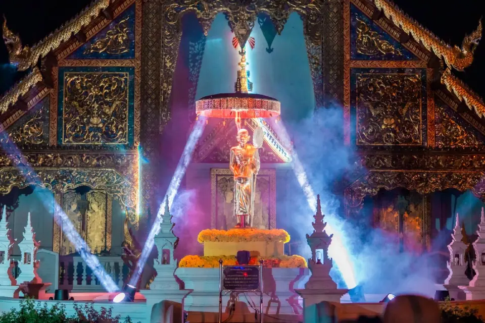 เที่ยว เชียงใหม่ Night Market เนรมิตแสงสี ถนนคนเดินสันกำแพง ท่าแพ สุดตระการตา