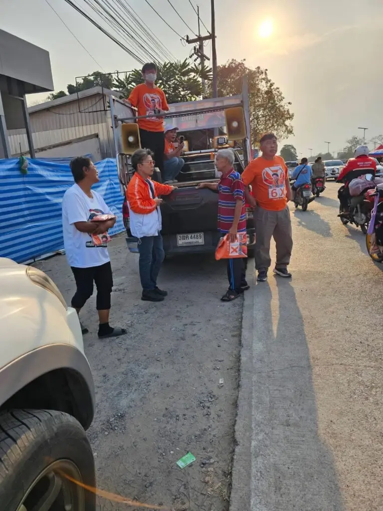 จ่อซวย! "ไมค์ ประสิทธิ์" ส่อผิดกฎหมายเลือกตั้ง ปมแจกเสื้อ-น้ำหลังสอบตก