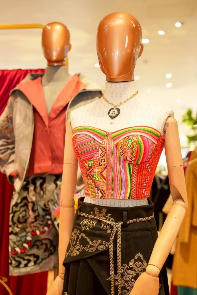 ​เช็กอิน ICONCRAFT ช็อปของขวัญคราฟต์ไทย เสริมเฮงปีม้ามงคล รับโชคตลอดปี!