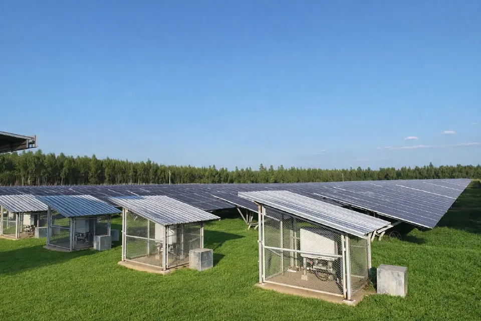 BGRIM ผนึก SCG กดปุ่ม COD โซลาร์ฟาร์ม ลุยต่อ 323 MW ย้ำผู้นำพลังงานสะอาด