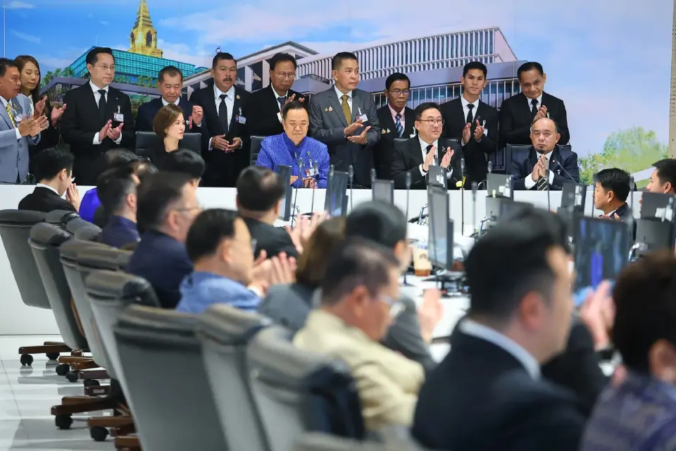 ‘อนุทิน’ นำ 16 พรรคร่วมประสานเสียง ตั้งรัฐบาล โหวตเลือกนายกฯ คนใหม่