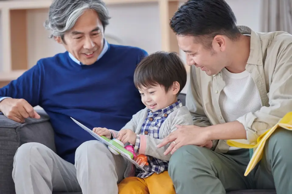 Sandwich Generation วิกฤตเงียบคนวัยทำงาน แบกภาระสองรุ่นท่ามกลางสังคมสูงวัย