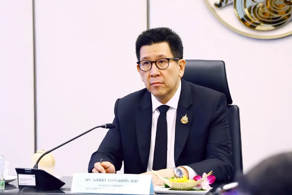 นายเอกนิติ นิติทัณฑ์ประภาศ รองนายกรัฐมนตรี และรัฐมนตรีว่าการกระทรวงการคลัง