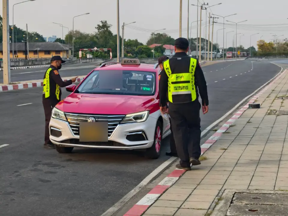 ขนส่ง สั่งเช็กบิล แท็กซี่-รถร่วมขสมก. หมดอายุ ลอบวิ่งบริการ โทษหนักคุก 5 ปี