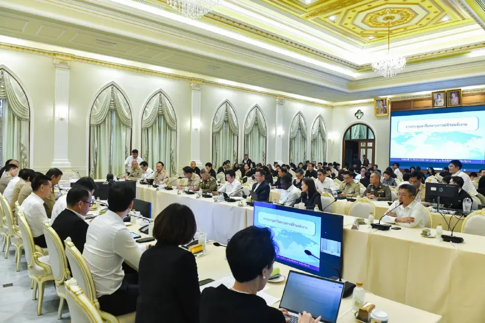 นายกฯ ทุบโต๊ะห้ามผู้ค้าอ้างน้ำมันหมดปั๊ม ขอโรงกลั่นเพิ่มกำลังการผลิต