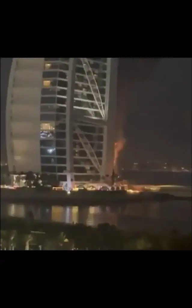 เจาะความเสียหาย Burj Al-Arab แลนด์มาร์ค 7 ดาวดูไบ หลังเศษโดรนอิหร่านตกใส่ไฟลุกท่วม