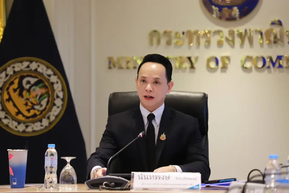 นายนันทพงษ์ จิระเลิศพงษ์ ผู้อำนวยการสำนักงานนโยบายและยุทธศาสตร์การค้า โฆษกกระทรวงพาณิชย์ 