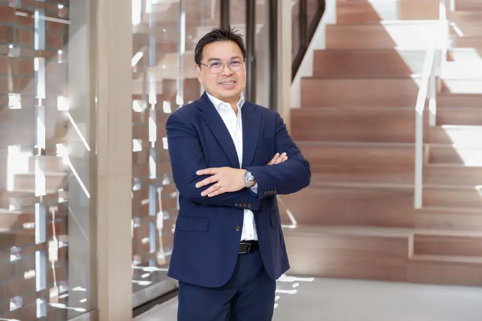 ตะวัน เทวอักษร ประธานเจ้าหน้าที่บริหาร บริษัท อักษร เอ็ดดูเคชั่น จำกัด (มหาชน) 