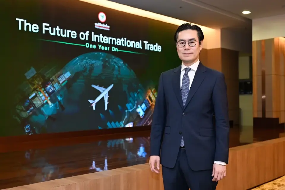 บุรินทร์ อดุลวัฒนะ กรรมการผู้จัดการ และ Chief Economist บริษัท ศูนย์วิจัยกสิกรไทย จำกัด