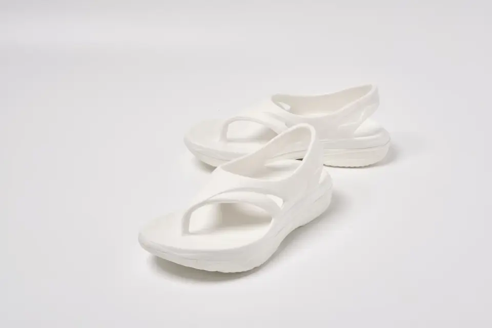 รู้จัก “วีอิ้ง รองเท้าแตะวิ่งได้"นวัตกรรมคนไทยจากแดนอีสาน ผู้พลิกภาพจำโลกกีฬา