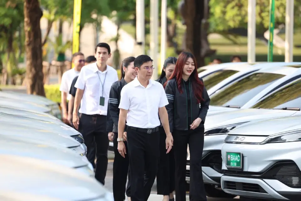 ธ.ก.ส. ส่งมอบ EV 150 คัน ลดใช้น้ำมัน 19% หนุนเป้า Net Zero ปี 2050