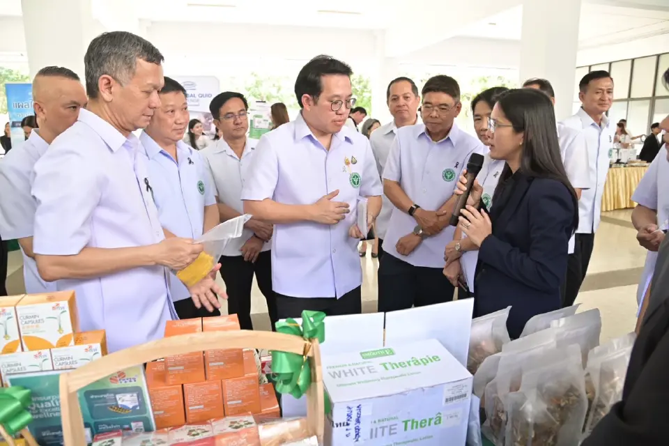 'พัฒนา' ชู 3 แนวทางเชิงรุก หนุน 'ยาไทย' สู้วิกฤติน้ำมันพุ่ง ลดนำเข้าจากต่างประเทศ  