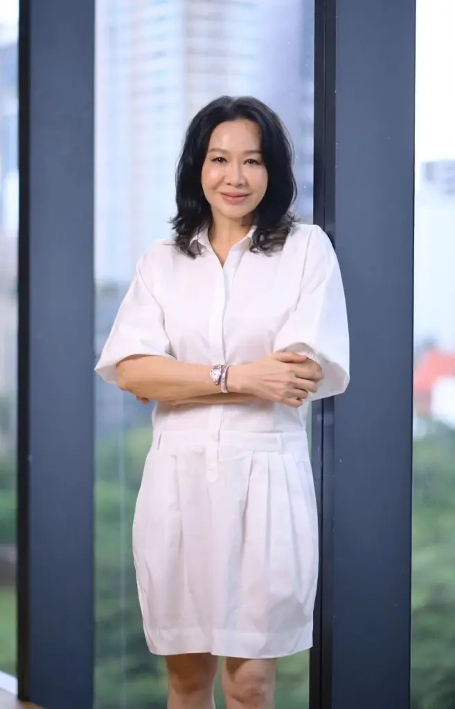 อัจฉรา อัมพุช 