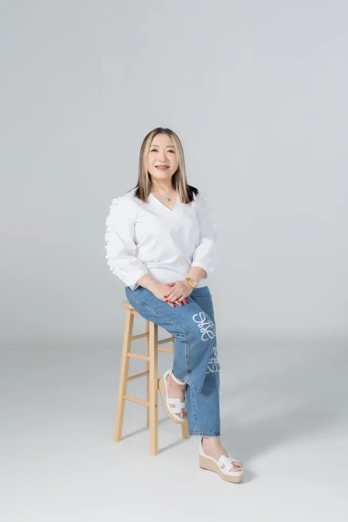 นางสาววรลักษณ์ ตุลาภรณ์