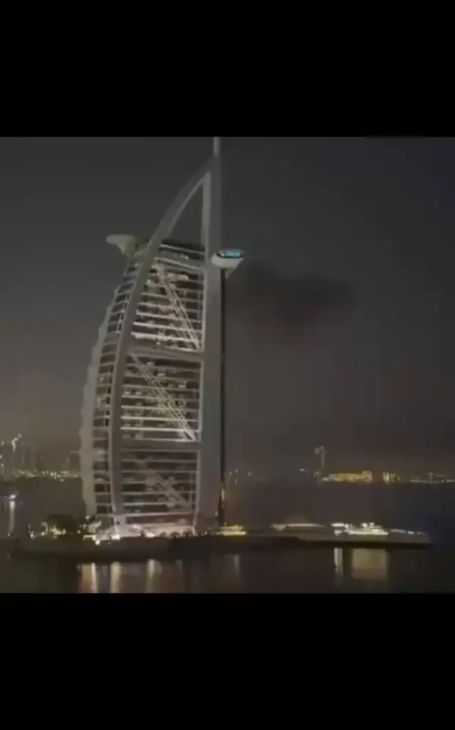 เจาะความเสียหาย Burj Al-Arab แลนด์มาร์ค 7 ดาวดูไบ หลังเศษโดรนอิหร่านตกใส่ไฟลุกท่วม
