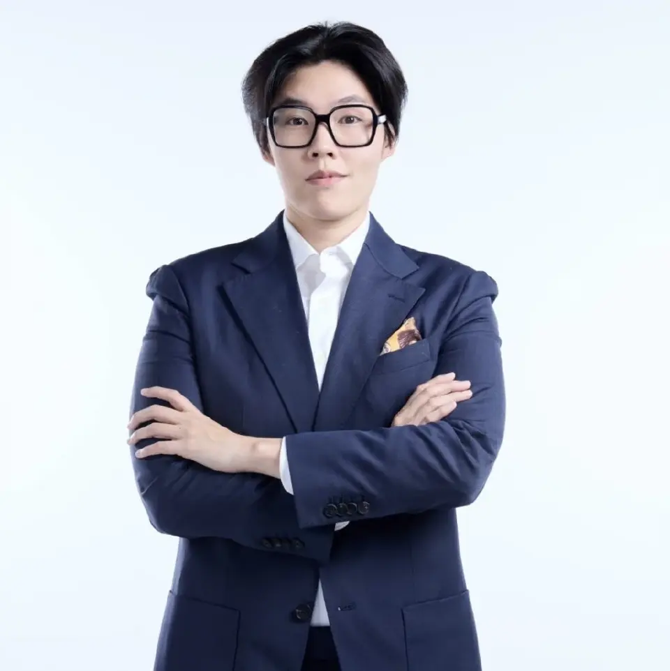 นางสาวประภาพรรณ ประภัทรโพธิพงศ์ รองประธานเจ้าหน้าที่บริหาร IROYAL