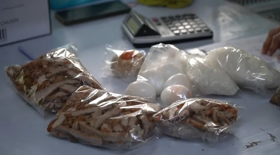 เปิดใจ “หมูทอดเจ๊จง” ฝ่าคลื่นวัตถุดิบแพง ยิ้มสู้ ขอตรึงราคาสู้ต้นทุนพุ่ง