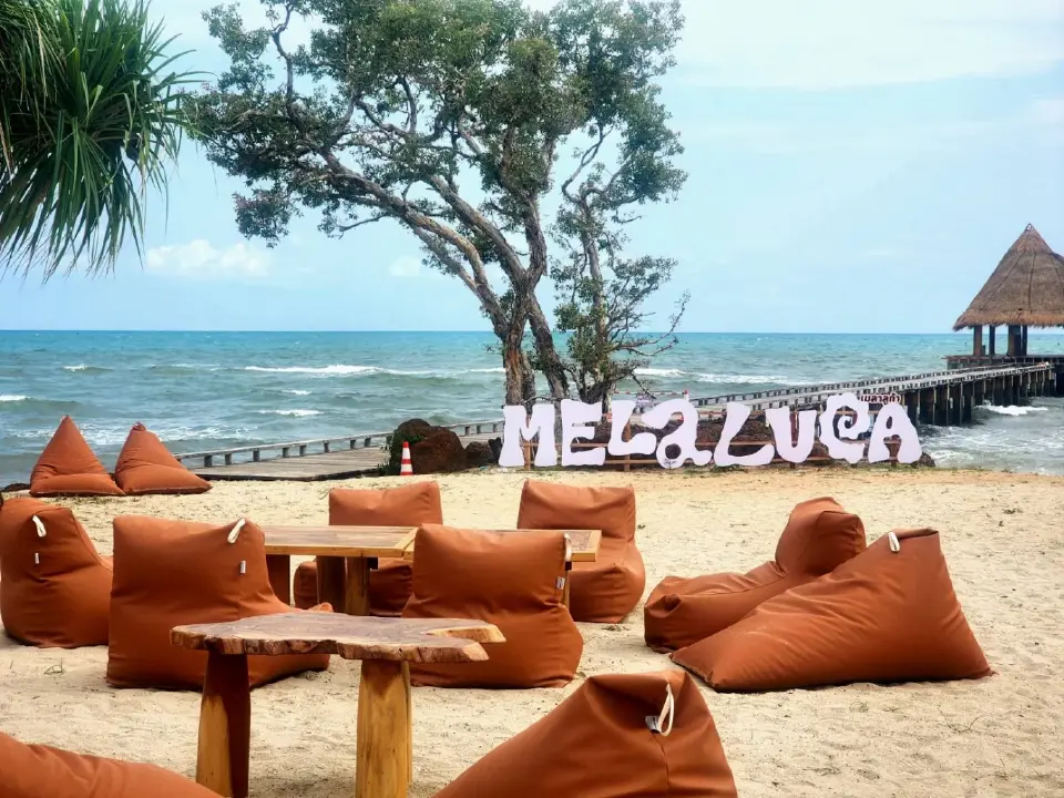 Melaleuca Canal Beach Club &amp; Restaurant