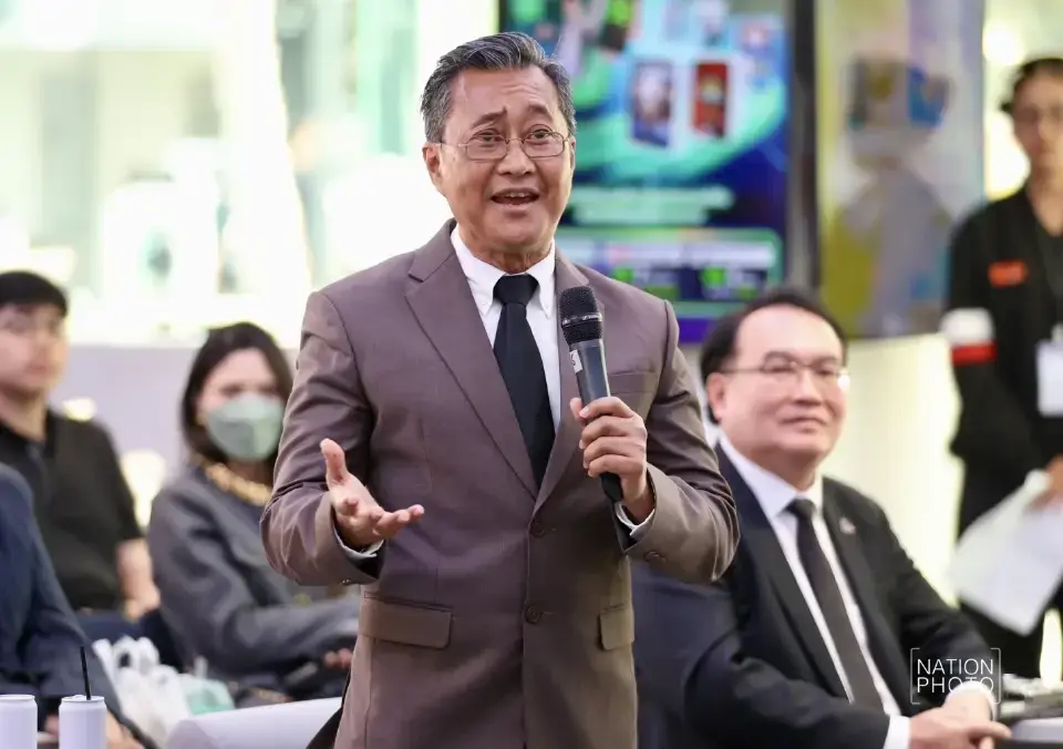 รศ.ดร.อัทธ์ พิศาลวานิช ผู้เชี่ยวชาญเศรษฐกิจระหว่างประเทศและอาเซียน