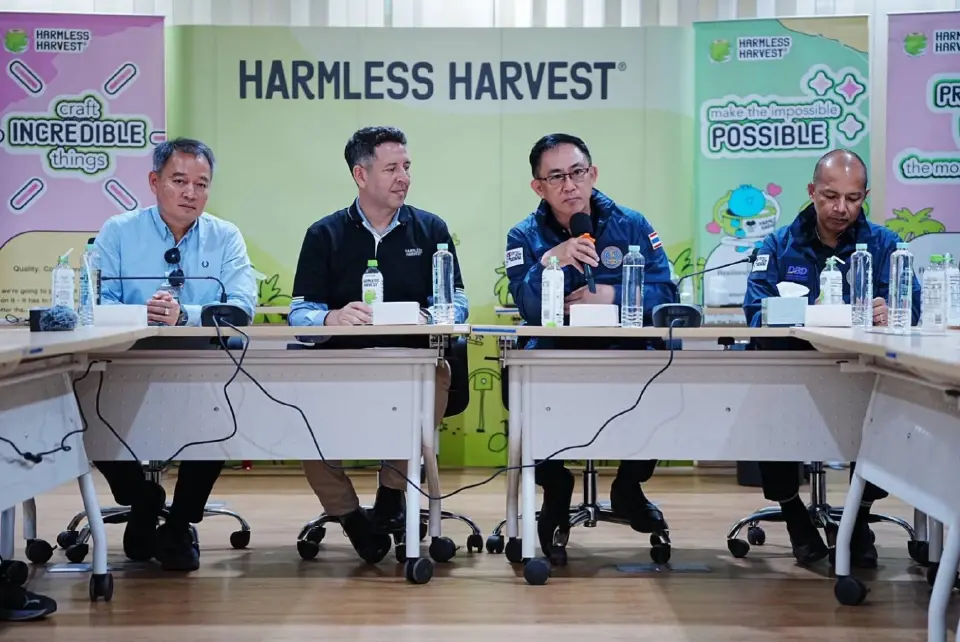 พาณิชย์ เตรียมถก 20 บริษัท แก้ปัญหาราคามะพร้าว 12 มี.ค. นี้