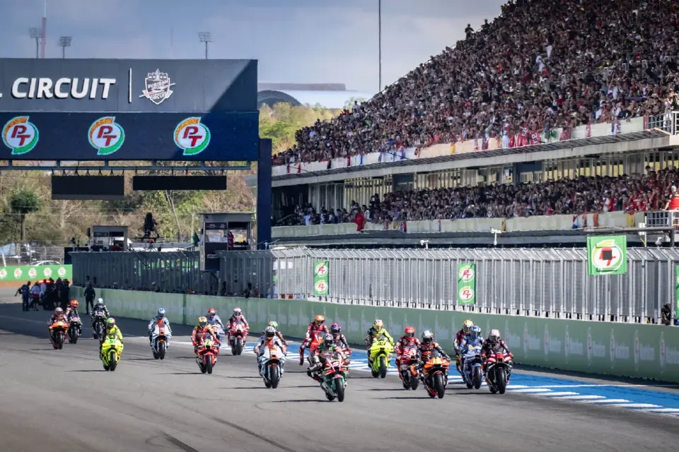 มาร์โก เบซเซ็คคี นัดบิดจาก อพริเลีย เรซซิ่งผงาดคว้าแชมป์สนามแรก MotoGP โมโตจีพี 2026 “พีที กรังด์ปรีซ์ ออฟ ไทยแลนด์”