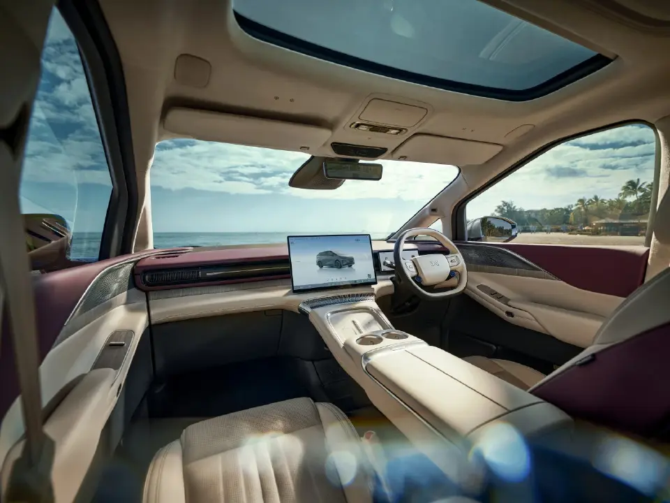 เปิดตัวครั้งแรกของโลกในไทย XPENG X9 ราคาเริ่มต้น  2.399 ล้านบาท