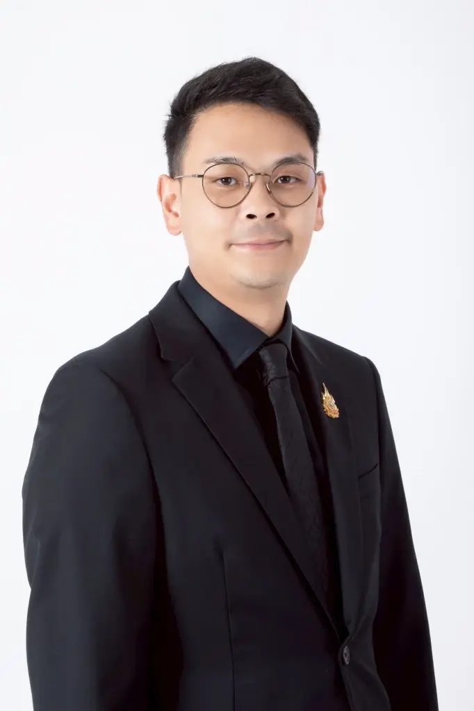 นายไชยชนก ชิดชอบ