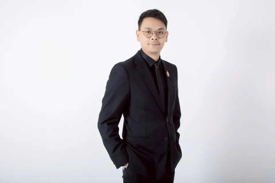 นายไชยชนก ชิดชอบ รัฐมนตรีว่าการกระทรวงดิจิทัลเพื่อเศรษฐกิจและสังคม (ดีอี) 